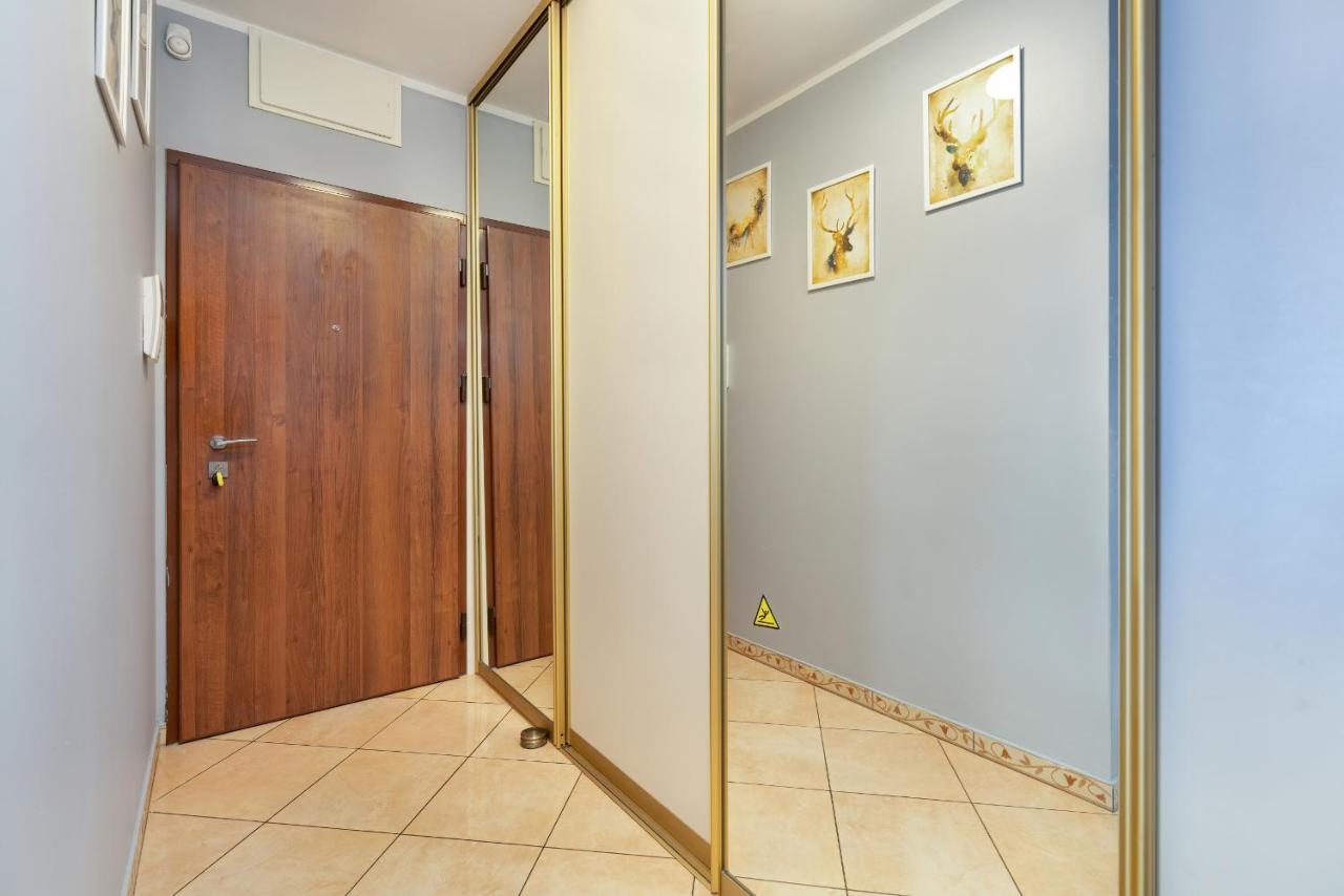 Comfortable Wojskowa Apartment By Noclegi Renters Poznan Bagian luar foto