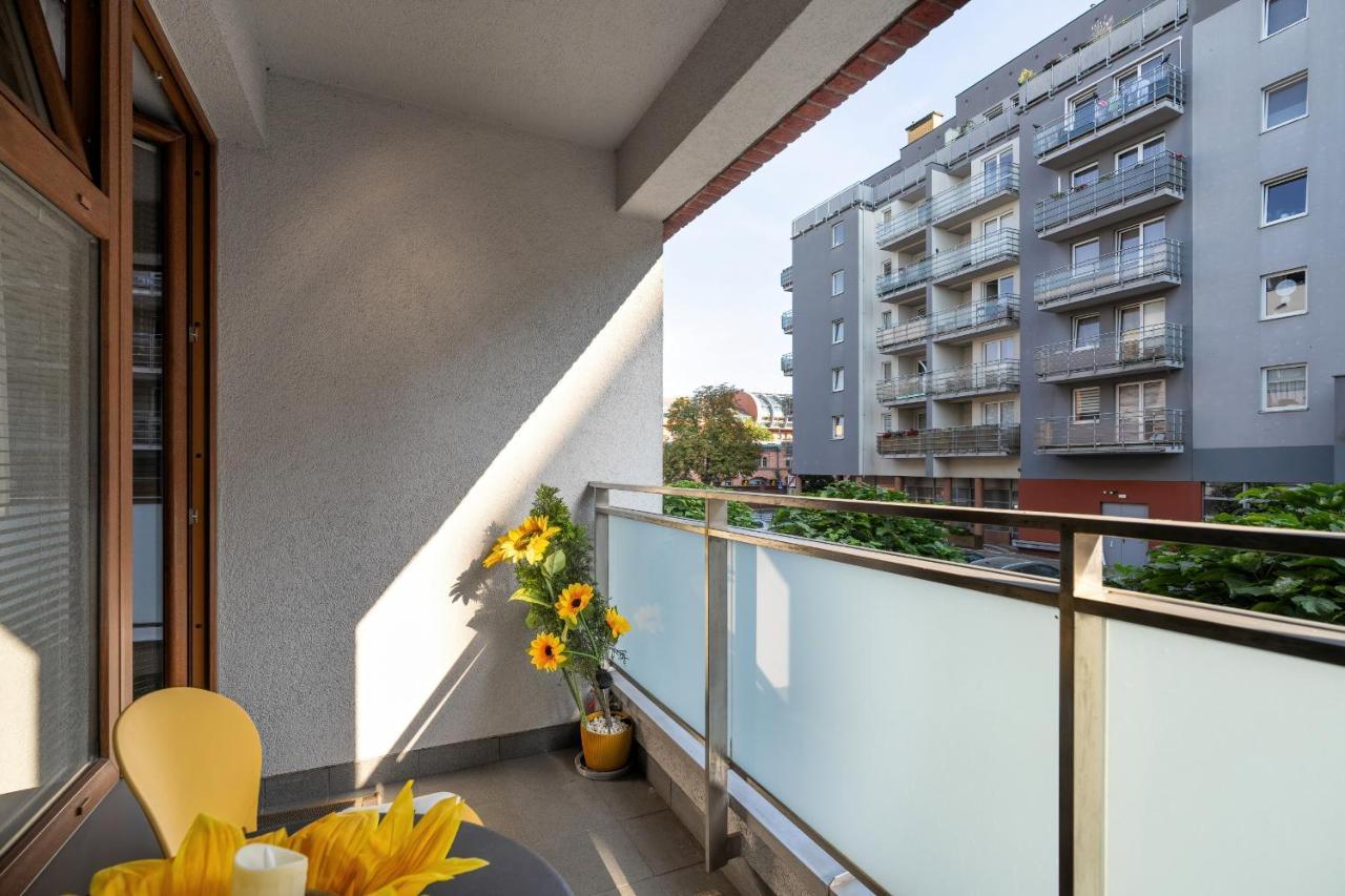 Comfortable Wojskowa Apartment By Noclegi Renters Poznan Bagian luar foto