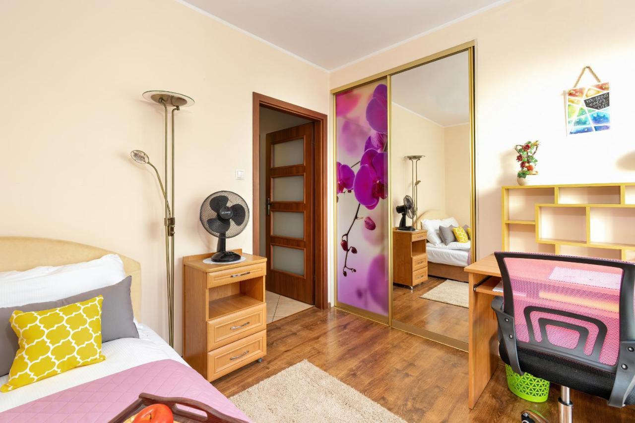 Comfortable Wojskowa Apartment By Noclegi Renters Poznan Bagian luar foto